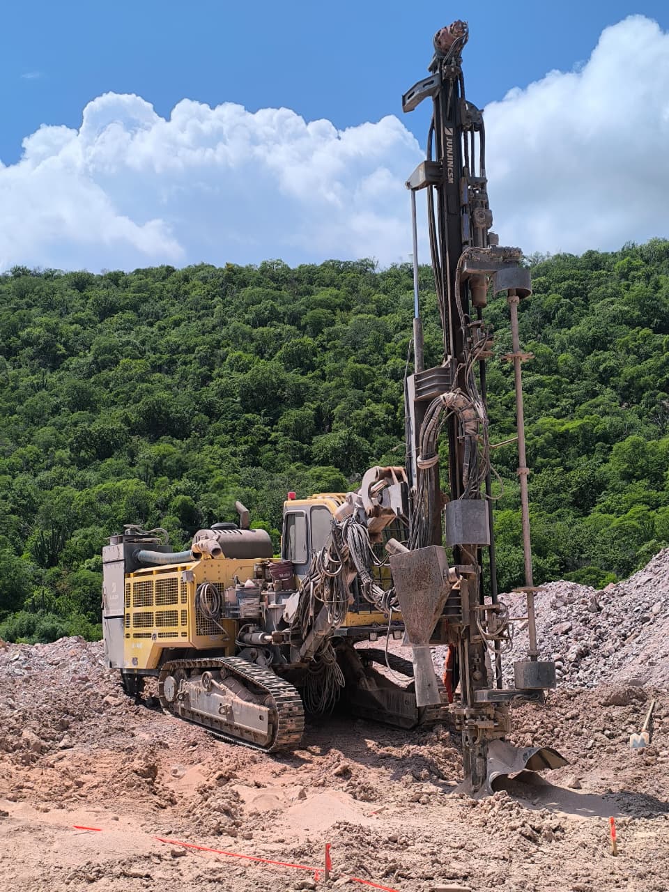 Perforadora para operaciones mineras